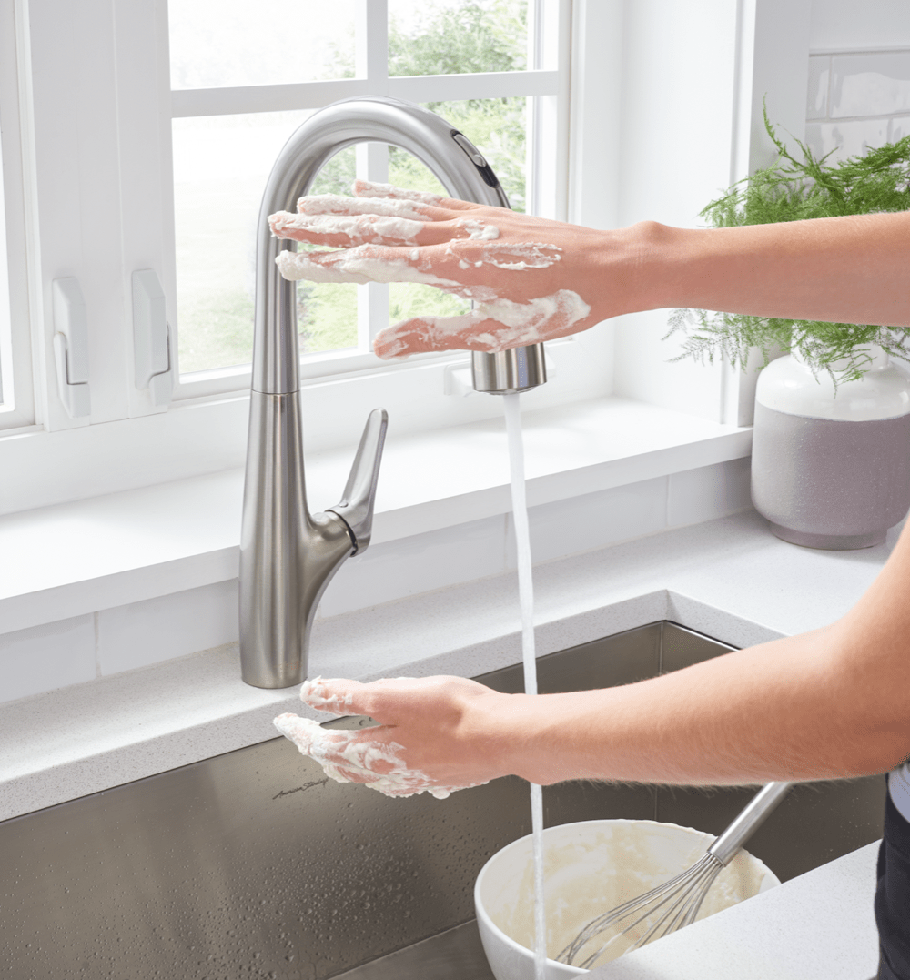 Avery Pull-Down Kitchen Faucet with Selectronic Hands-Free Technology 